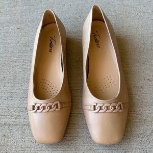 Trotters Womens Beige Leather‎ Chain Detail Square Loafers Ballet Flats 7 Wide